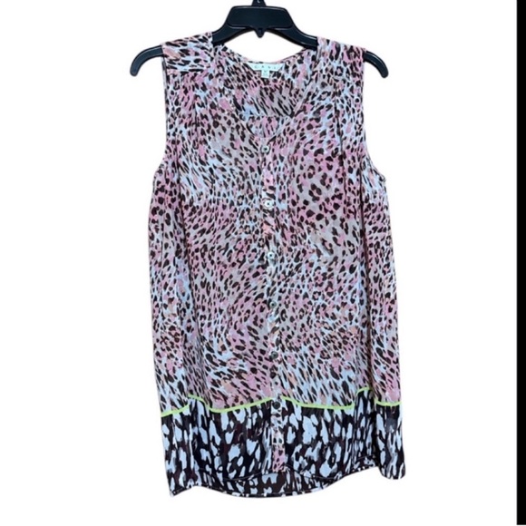 CAbi Tops - Cabi Leopard Print Sleeveless Top size medium